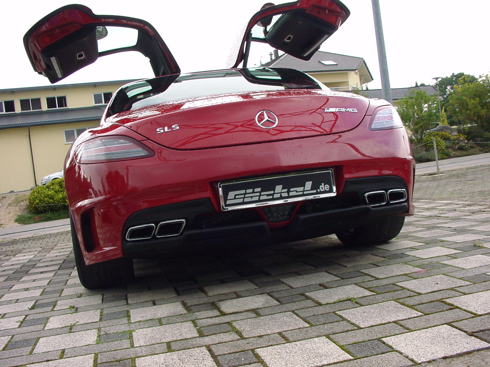 SLS C197 Coupe, Roadster, Black Series Look auf der Basis des Serien SLS. Keine Karosseriebearbeitung notwendig. Jederzeit r&uuml;ckr&uuml;stbar. G&ouml;ckel Performance 