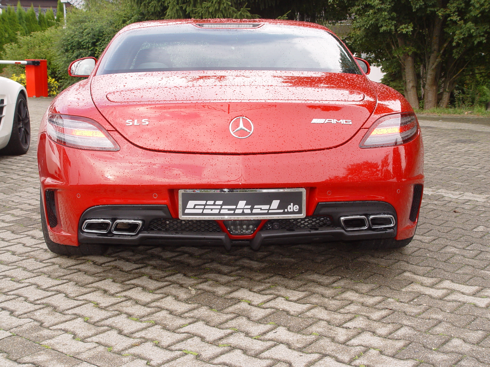 SLS C197 Coupe, Roadster, Black Series Look auf der Basis des Serien SLS. Keine Karosseriebearbeitung notwendig. Jederzeit r&uuml;ckr&uuml;stbar. G&ouml;ckel Performance 
