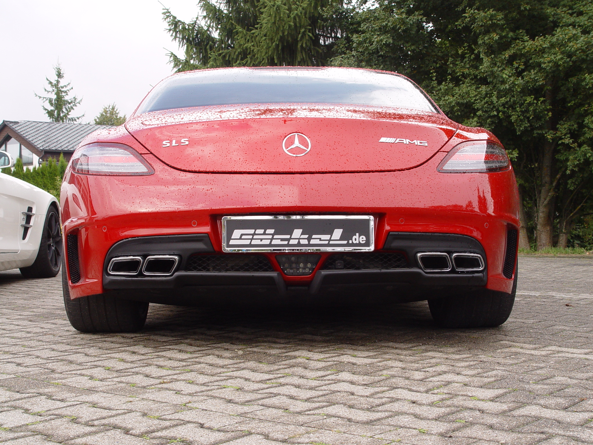 SLS C197 Coupe, Roadster, Black Series Look auf der Basis des Serien SLS. Keine Karosseriebearbeitung notwendig. Jederzeit r&uuml;ckr&uuml;stbar. G&ouml;ckel Performance 