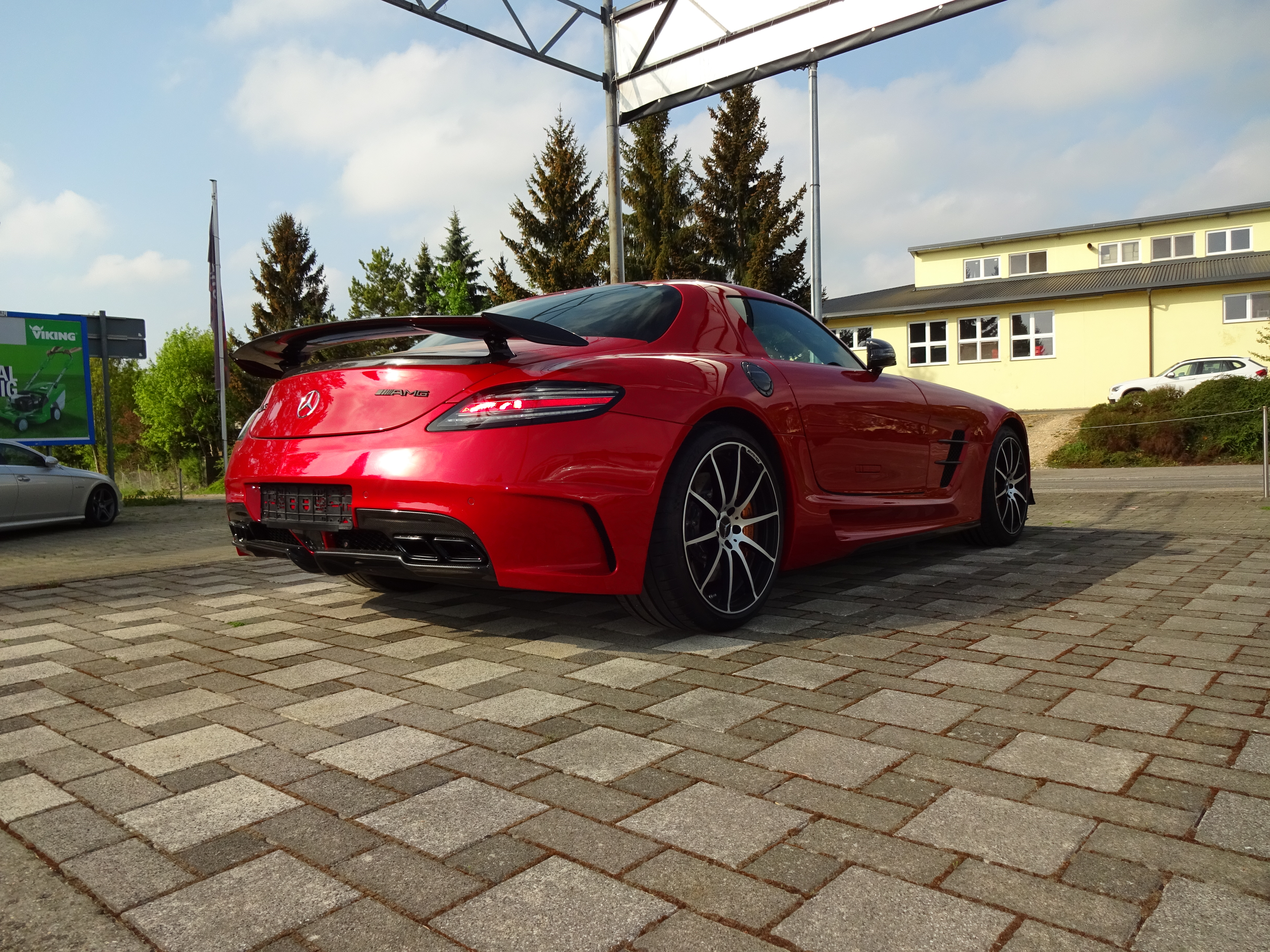 SLS C197 Coupe, Roadster, Black Series Look auf der Basis des Serien SLS. Keine Karosseriebearbeitung notwendig. Jederzeit r&uuml;ckr&uuml;stbar. G&ouml;ckel Performance 